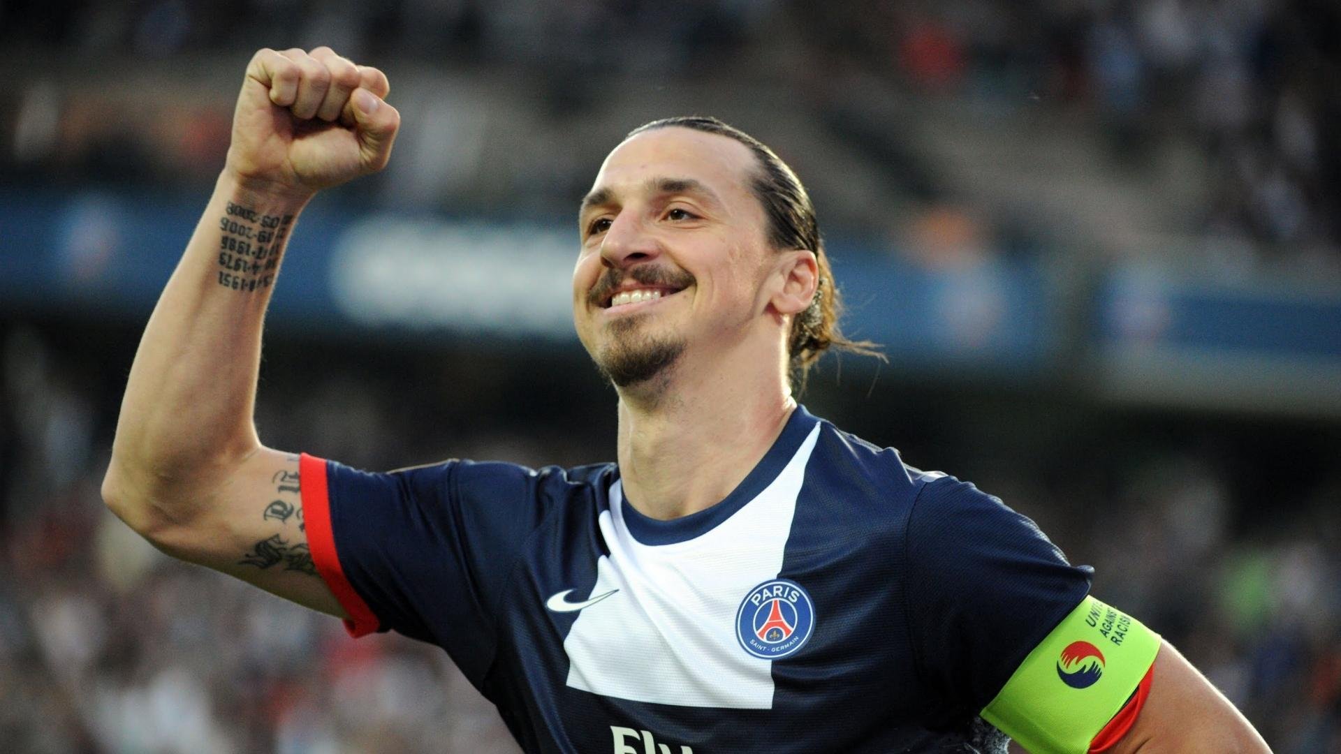 “胡利安·门德斯：全能球员成就阿根廷美洲狮队的未来”