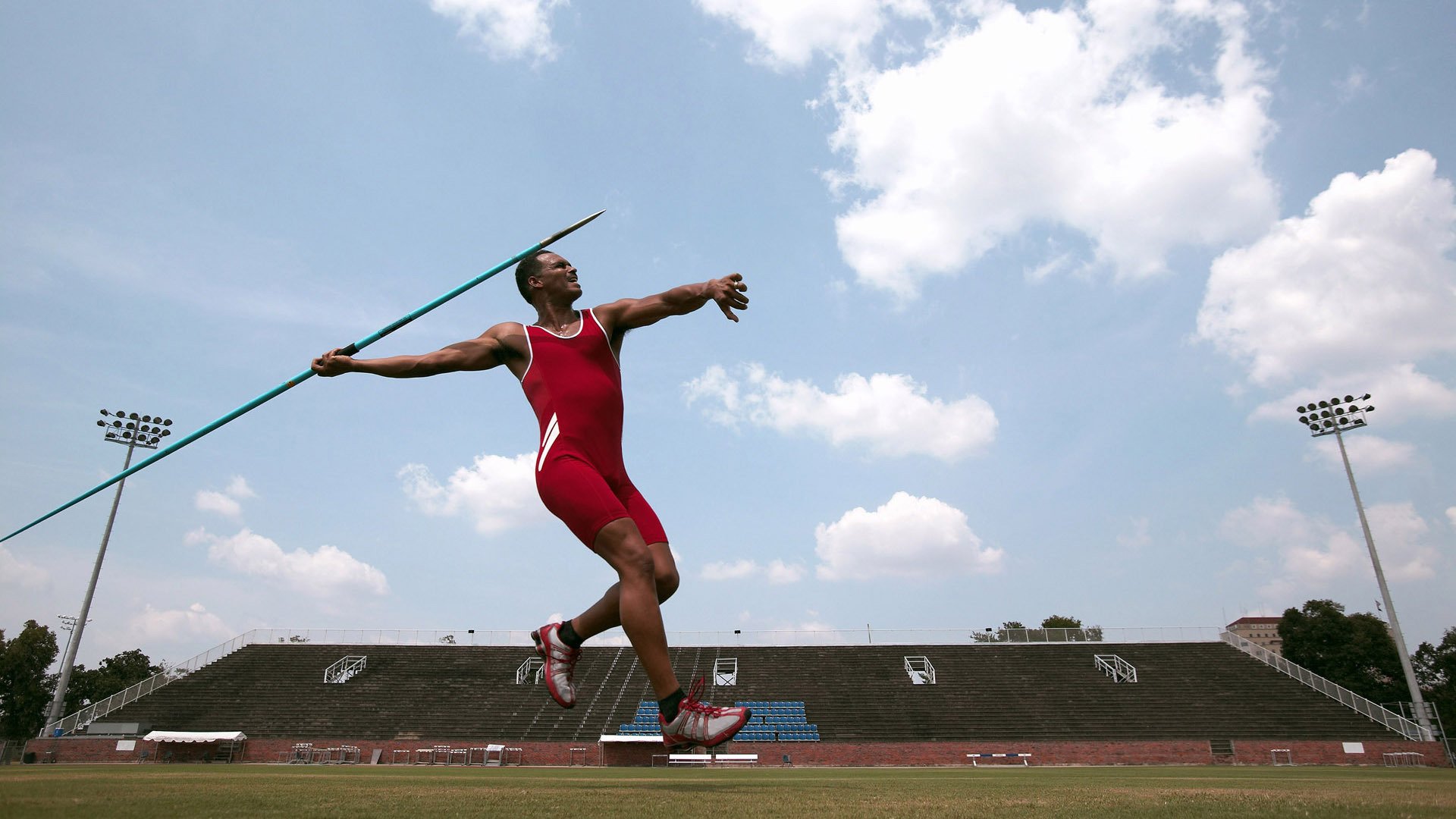 女子足球联赛注重品牌建设吸引更多观众关注，女子足球锦标赛